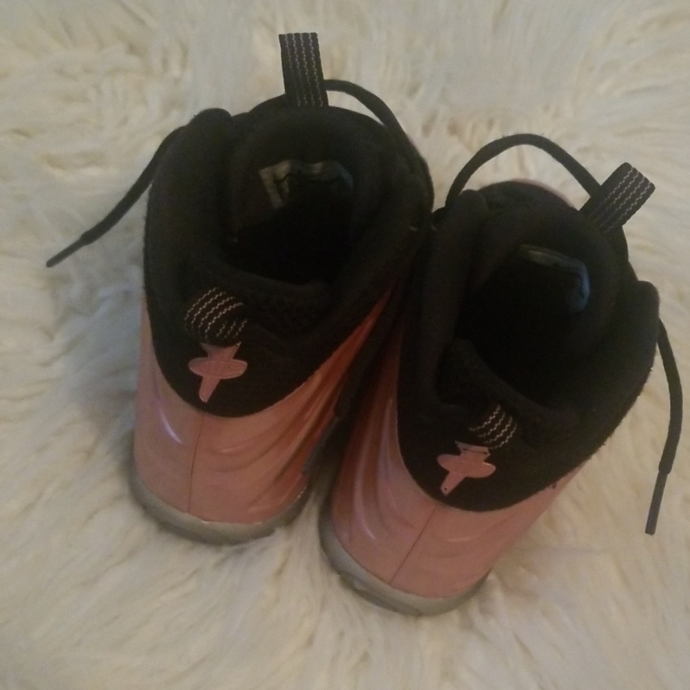 Nike Foams Little Girls